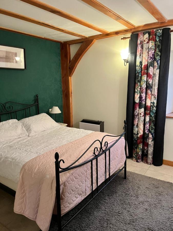 Chez Jallot - Lower Gite Vidaillat Bagian luar foto