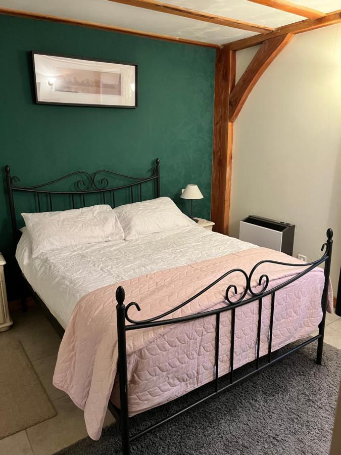 Chez Jallot - Lower Gite Vidaillat Bagian luar foto